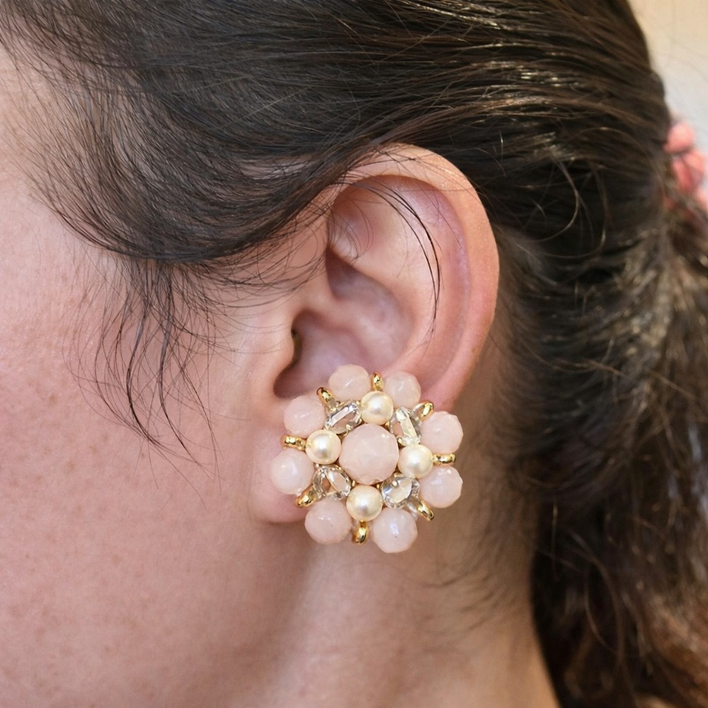 Vintage Pink Glass Bead Pearl Cluster Clip On Earrings Gold Floral Statement - Picture 2 of 10